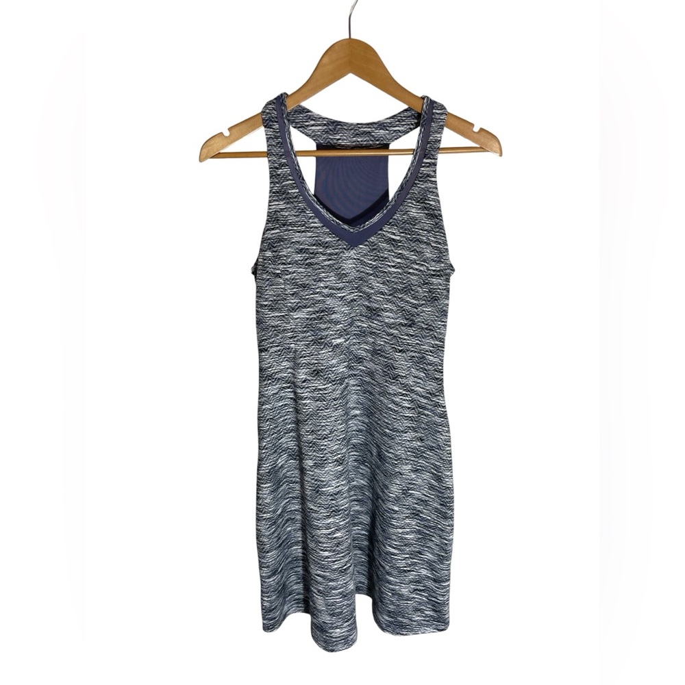 C15- Women’s Medium Athletic Dress MPG Blue Apparel